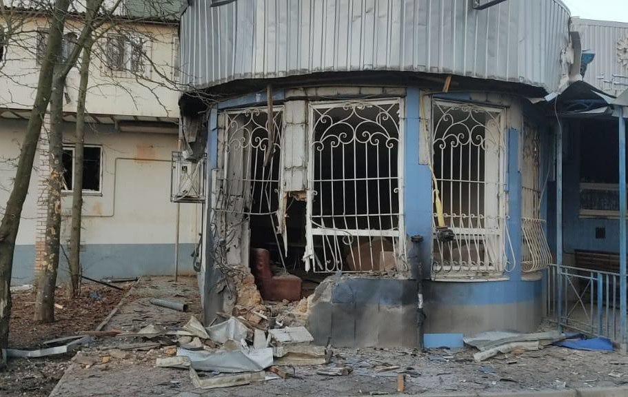 Наслідки удару РФ по Херсону вранці 20 грудня Наслідки удару РФ по Херсону вранці 20 грудня