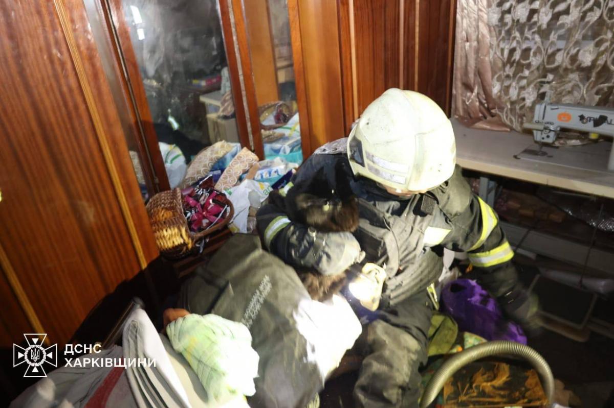 Війська РФ атакували Харків і область: три прильоти за вечір, подробиці та кадри Війська РФ атакували Харків і область: три прильоти за вечір, подробиці та кадри