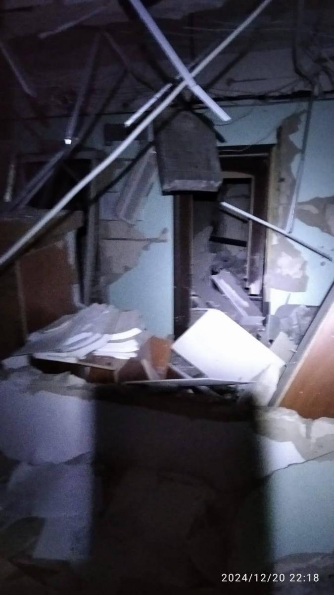 Наслідки удару окупантів по онкодиспансеру в Херсоні в ніч на 21 грудня 2024