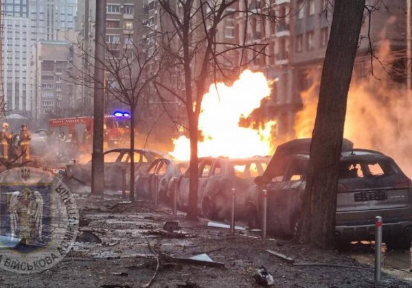 Ракетний удар по Києву: лунали потужні вибухи, є постраждалі - всі подробиці