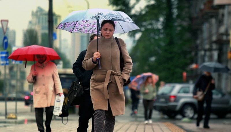 Дожди с грозами накроют часть Украины: в каких областях будут сильные осадки