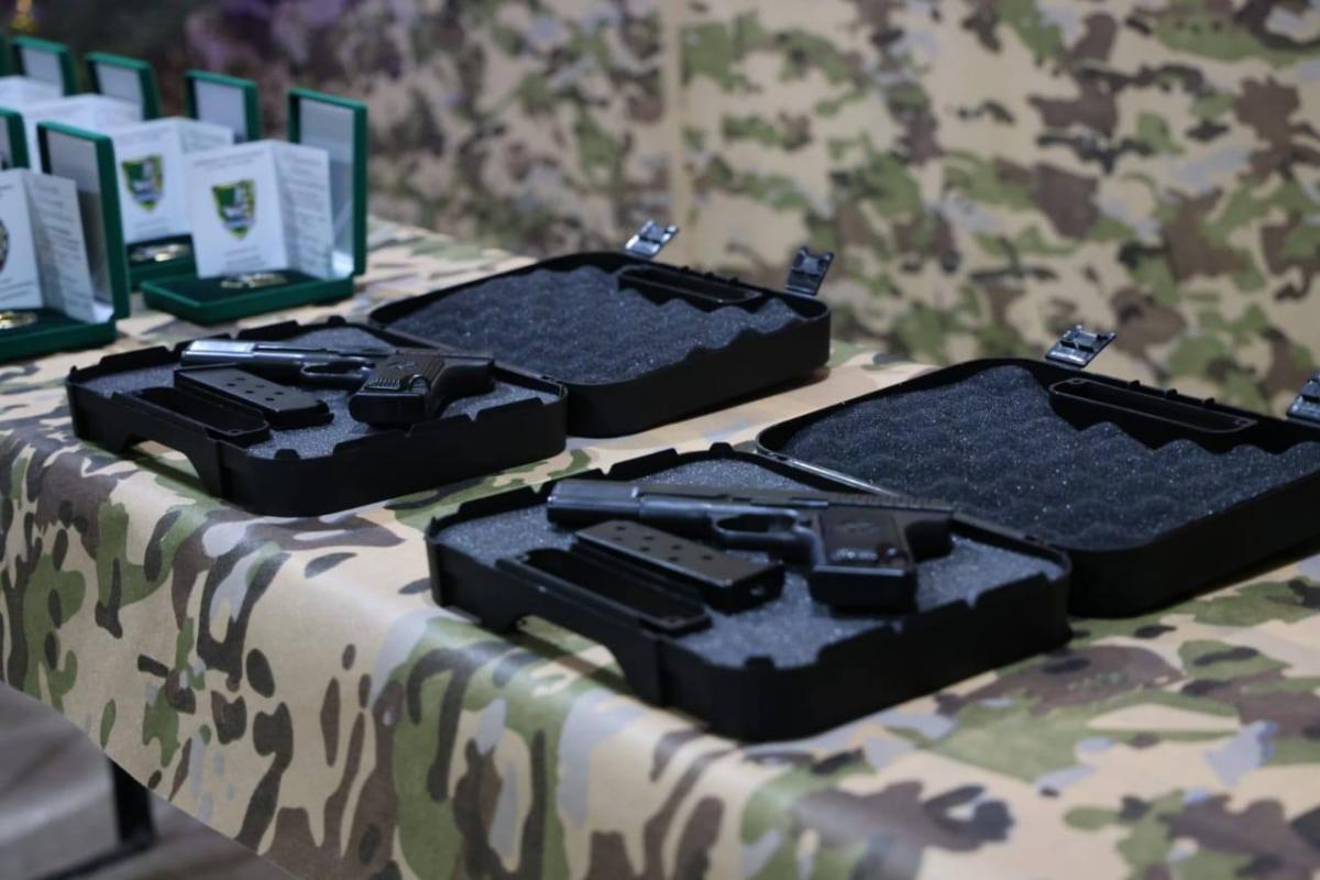 Председатель Госпогранслужбы Сергей Дейнеко встретил Новый год на фронте