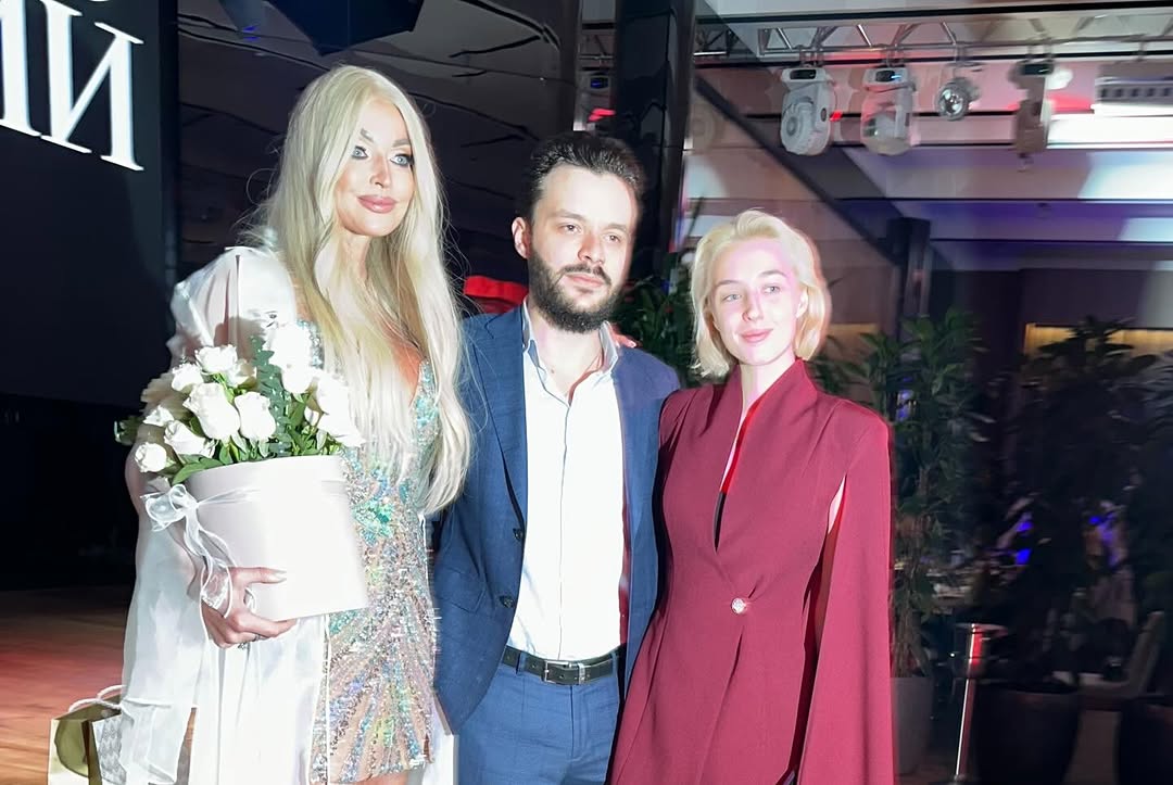 Волочкова з дочкою та зятем