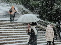 Після +19 градусів почнуться зливи та сніг: коли Україну атакує сильна негода