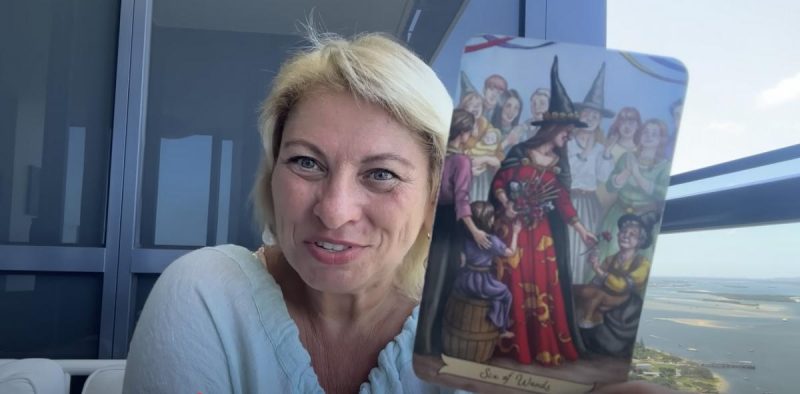 Гороскоп Таро на февраль 2025: Овнам - деньги, Тельцам - любовь, Близнецам - признание