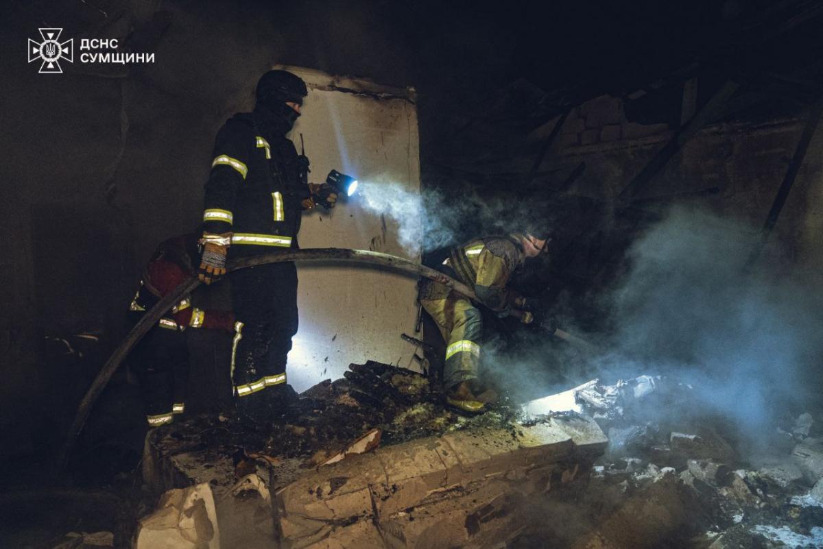 Наслідки удару дроном по приватному будинку в Сумах в ніч на 8 лютого 2025 року