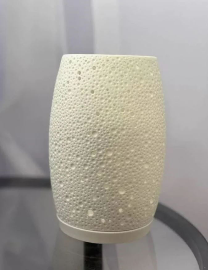 Жінка купила цікавий підсвічник