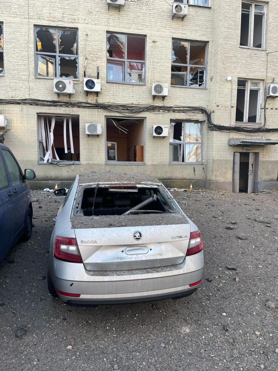 У Києві через ракетну атаку постраждали офіси каналів У Києві через ракетну атаку постраждали офіси каналів