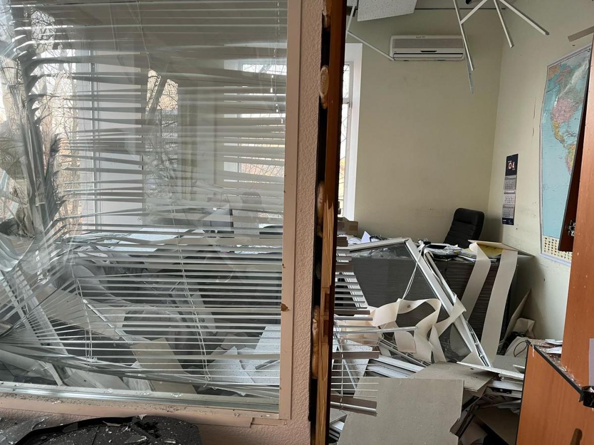У Києві через ракетну атаку постраждали офіси каналів У Києві через ракетну атаку постраждали офіси каналів