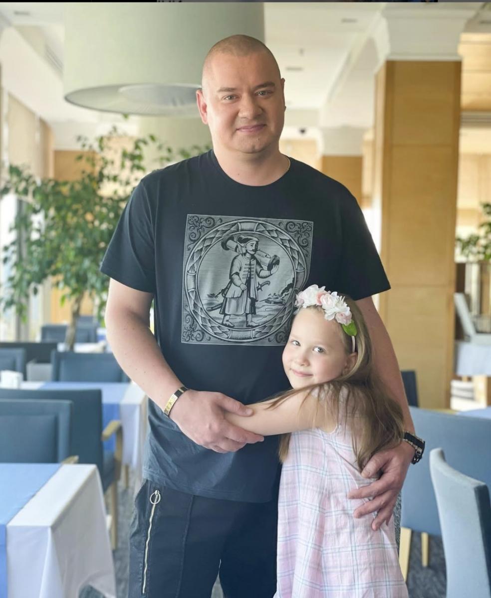 Евгений Кошевой с семьей  Евгений Кошевой с семьей