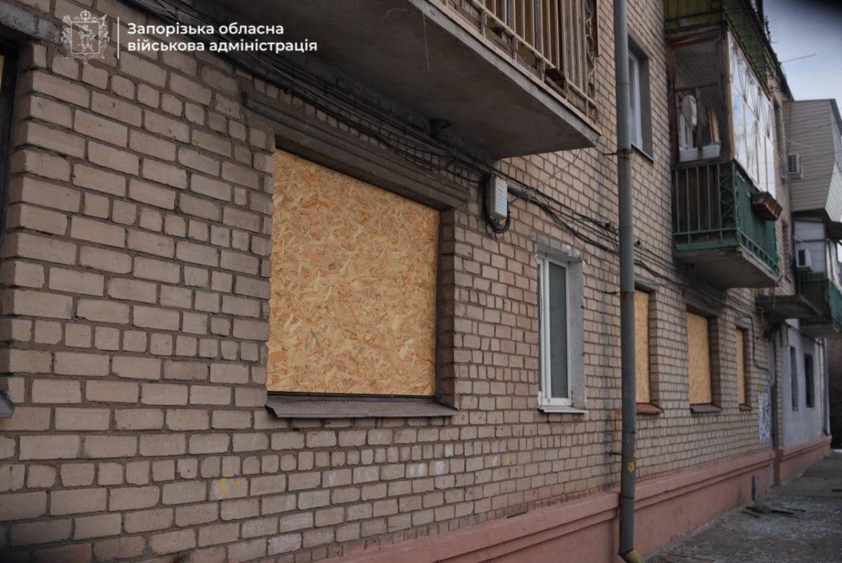 Наслідки нічного ворожого удару по Запоріжжю