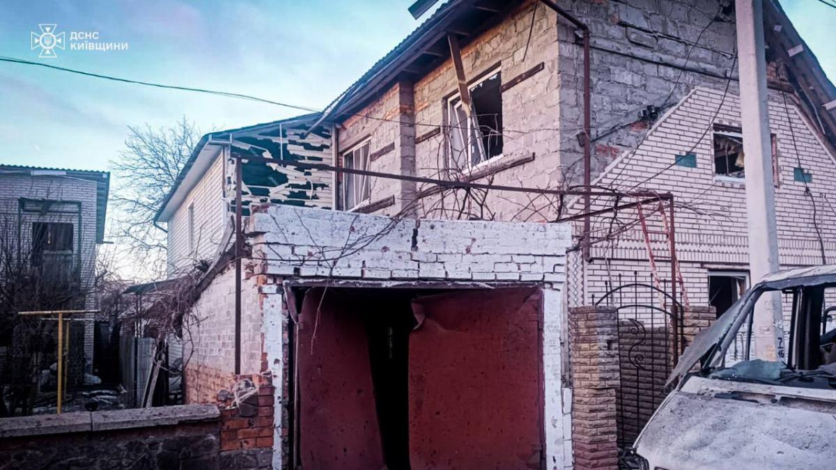 Наслідки удару РФ по Київщині в ніч на 20 лютого 2025 Наслідки удару РФ по Київщині в ніч на 20 лютого 2025