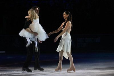 дочка Чернишова прийшла на виступ до батька дочка Чернишова прийшла на виступ до батька