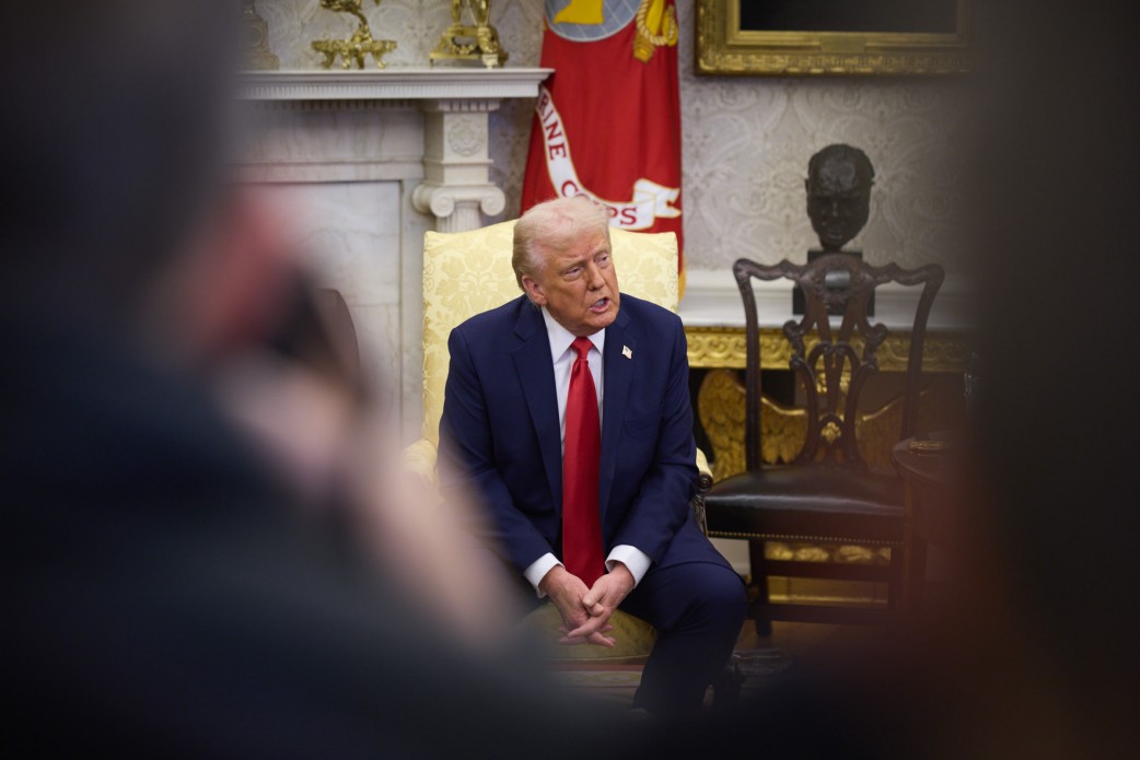 За словами Жданова, Трамп незабаром ухвалить рішення про вступ США у війну з Іраном За словами Жданова, Трамп незабаром ухвалить рішення про вступ США у війну з Іраном