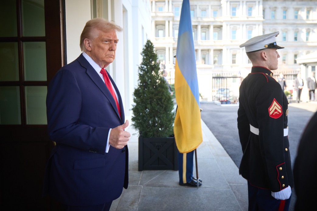 Запрет Трампа на поставки вооружений Украине не коснулся ни одного долгосрочного контракта, подчеркнул Жданов