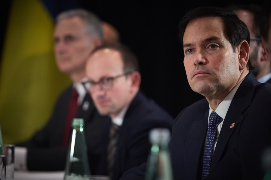 Рубио считает, что США нужно вести сбалансированную политику, не стуча кулаком по столу, отметил Золотарев