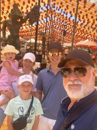 Валерій Меладзе живе з родиною в Іспанії Валерій Меладзе живе з родиною в Іспанії