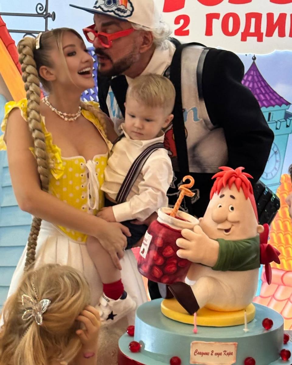 Кіркоров допомагає розвивати кар'єру Овсяннікової Кіркоров допомагає розвивати кар'єру Овсяннікової