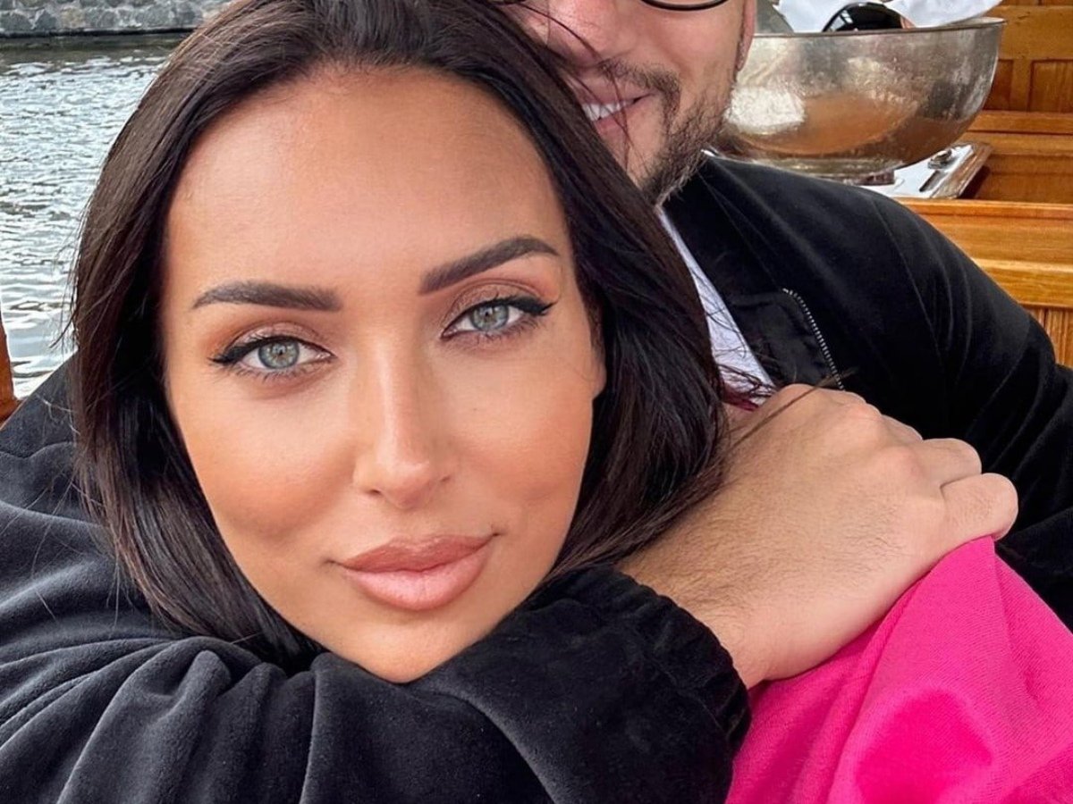 Муж Алсу загулял с любовницей  Муж Алсу загулял с любовницей