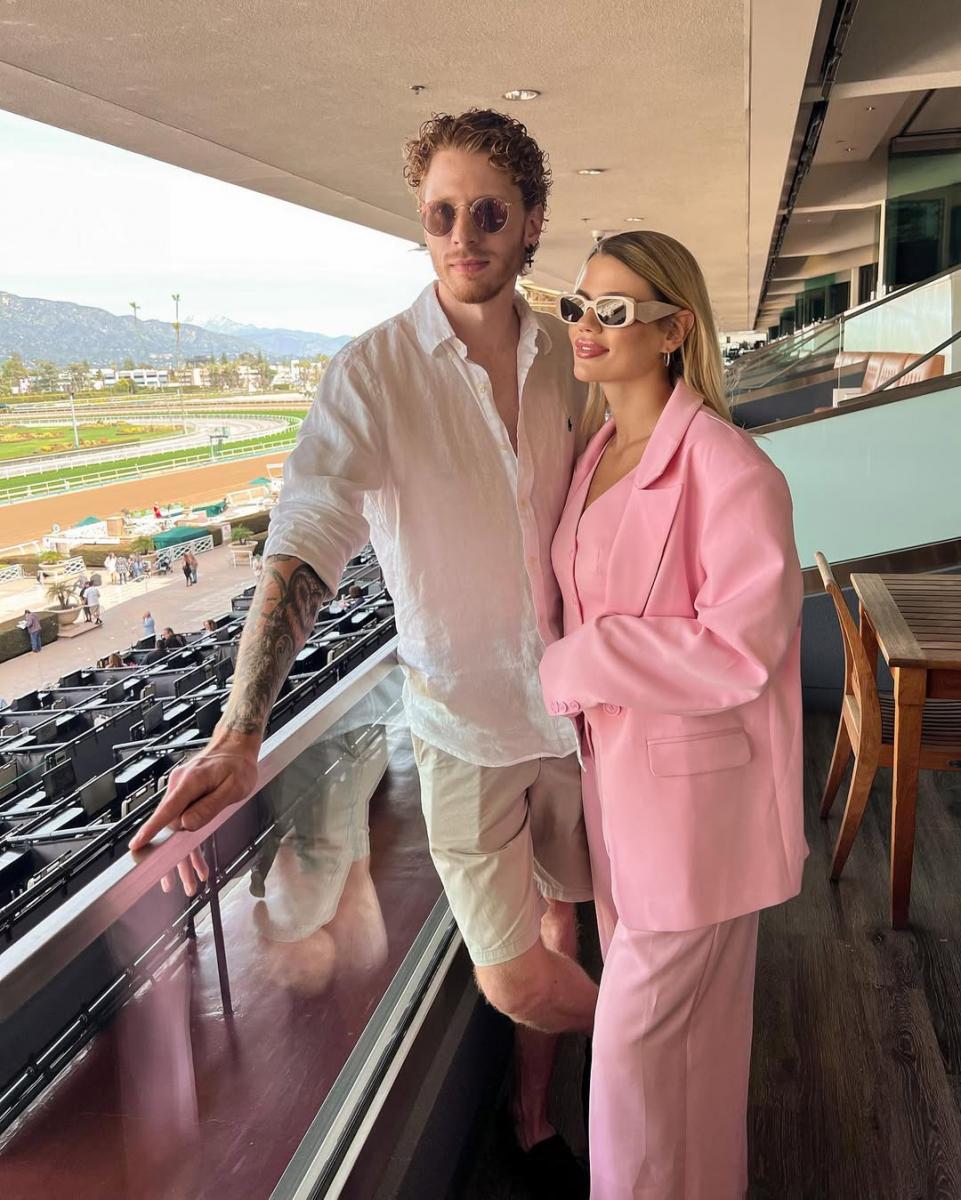 Микита Пресняков з дружиною