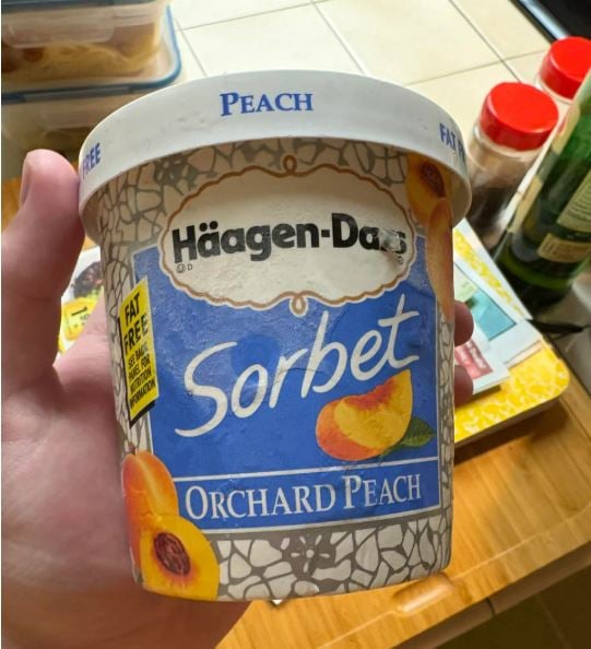 Мороженое из 90-х нашли в морозилке