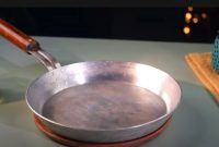 Як прибрати товстий шар нагару на сковороді: простий і дуже ефективний спосіб