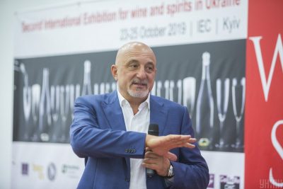Знищив історичну будівлю на Подолі, захоплює лазні Бубнова й отримав за копійки приміщення на Хрещатику: як бізнес Плачкова руйнує Київ Знищив історичну будівлю на Подолі, захоплює лазні Бубнова й отримав за копійки приміщення на Хрещатику: як бізнес Плачкова руйнує Київ