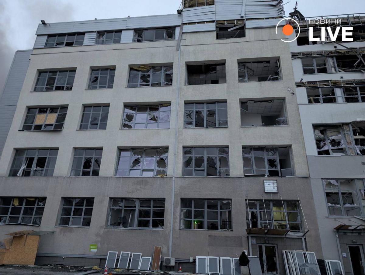 РФ атакувала Київ балістичними ракетами: у трьох районах пожежі, подробиці