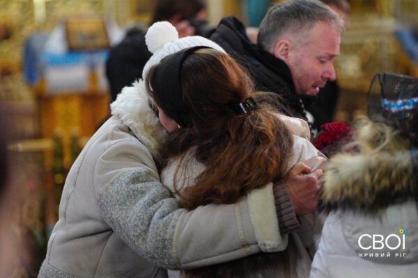 Похорони вбитих ракетою дітей у Кривому Розі 7 квітня