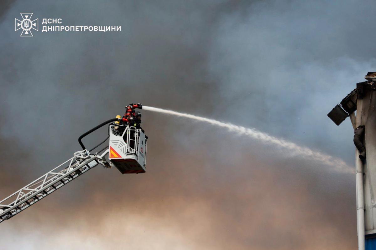 Ракетний удар по Дніпру 10 квітня 