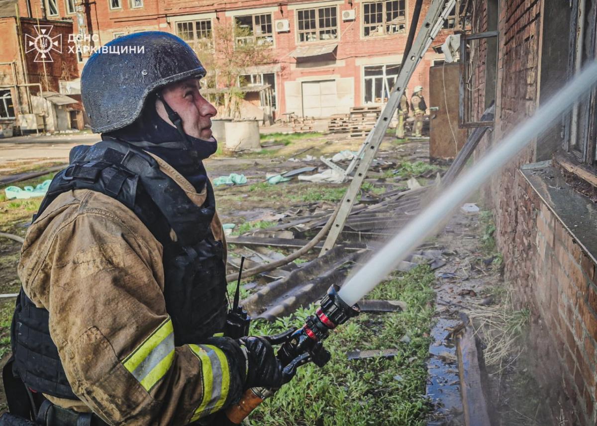 Наслідки ракетного удару РФ по Харкову 18 квітня Наслідки ракетного удару РФ по Харкову 18 квітня