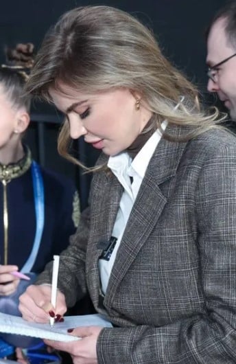 Аліну Кабаєву часто підозрюють у пластичних операціях Аліну Кабаєву часто підозрюють у пластичних операціях