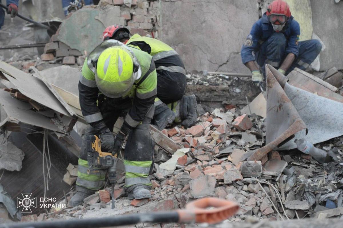 Наслідки російського ракетного удару по Києву 24 квітня 2025 року