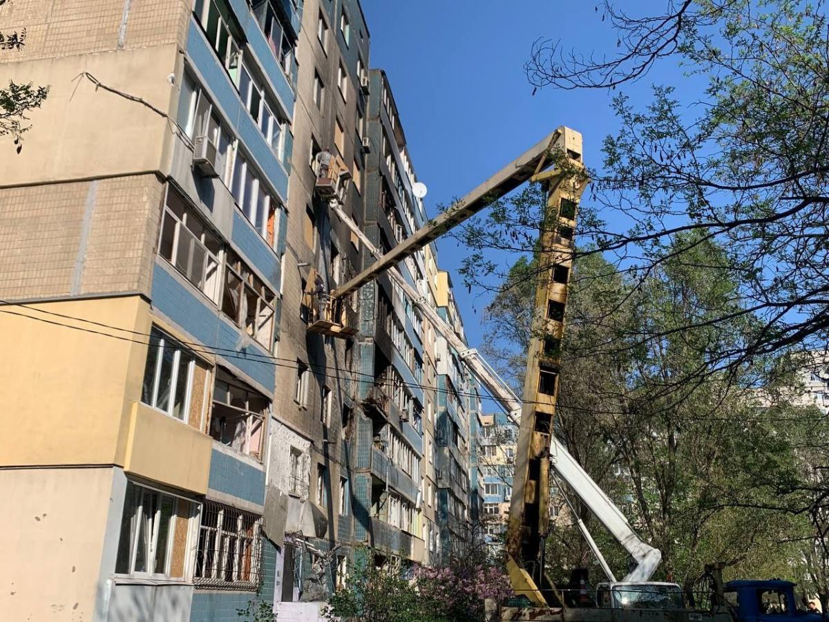 Дрон вдарив по житловому будинку Дрон вдарив по житловому будинку