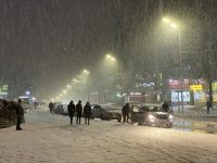 Потужний вітер, мороз та ожеледиця: які регіони засипатиме снігом