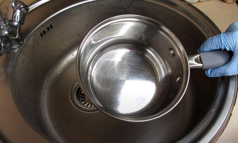 Як очистити дно каструлі, що сильно пригоріло: простий, але дуже хороший спосіб