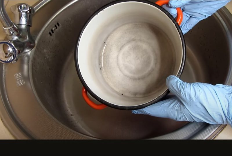 Как убрать толстый слой накипи в кастрюле: простой и хороший способ