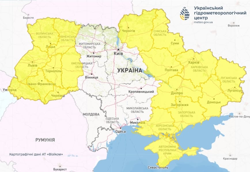 Україна під ударом негоди - Львівщину засипало градом, а Київ накрила пилова буря