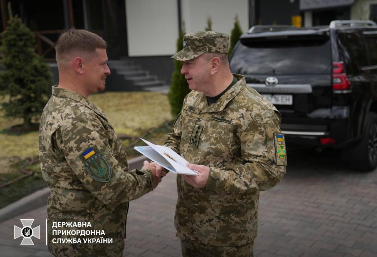 Сергій Дейнеко вручив ключі від нових квартир героям-прикордонникам
