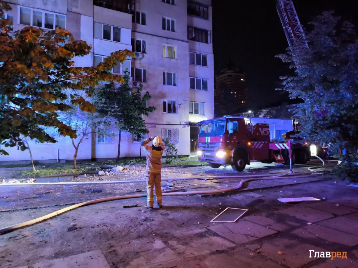 Обстріл Києва 4 травня: який зараз вигляд має місце падіння дронів на Оболоні Обстріл Києва 4 травня: який зараз вигляд має місце падіння дронів на Оболоні