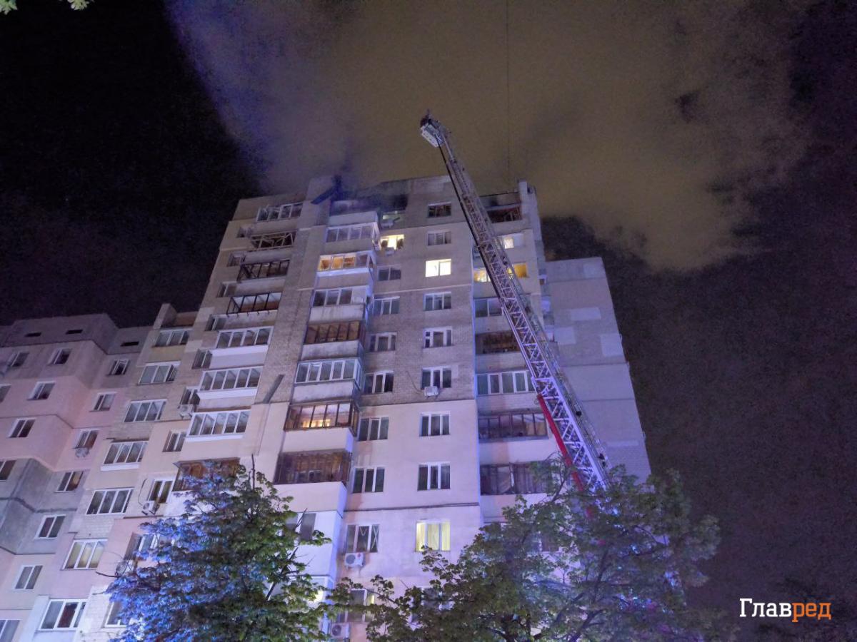 Обстріл Києва 4 травня: який зараз вигляд має місце падіння дронів на Оболоні Обстріл Києва 4 травня: який зараз вигляд має місце падіння дронів на Оболоні