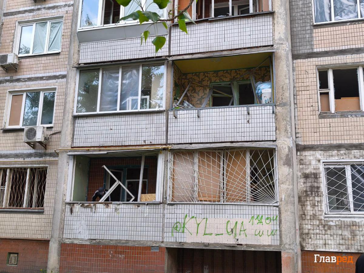 Обстріл Києва 4 травня: який зараз вигляд має місце падіння дронів на Оболоні Обстріл Києва 4 травня: який зараз вигляд має місце падіння дронів на Оболоні