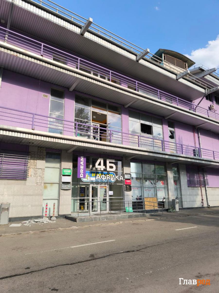 Обстріл Києва 4 травня: який зараз вигляд має місце падіння дронів на Оболоні Обстріл Києва 4 травня: який зараз вигляд має місце падіння дронів на Оболоні