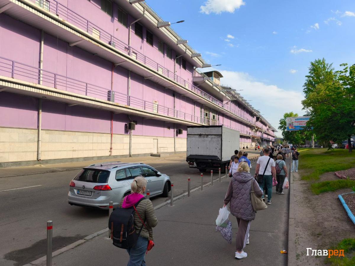 Обстріл Києва 4 травня: який зараз вигляд має місце падіння дронів на Оболоні Обстріл Києва 4 травня: який зараз вигляд має місце падіння дронів на Оболоні