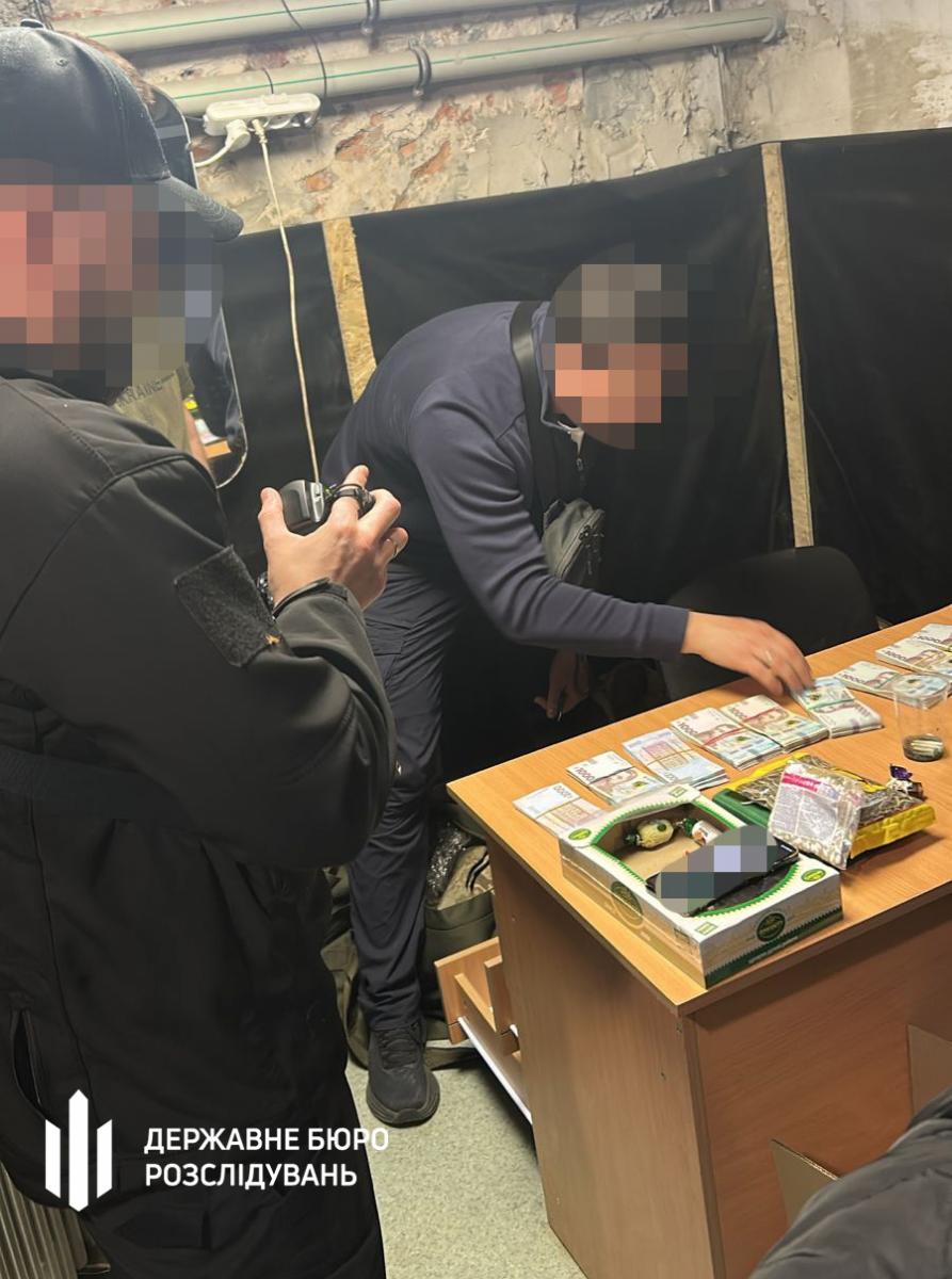 Затримання комбата на Донеччині, який вимагав відкати з підлеглих