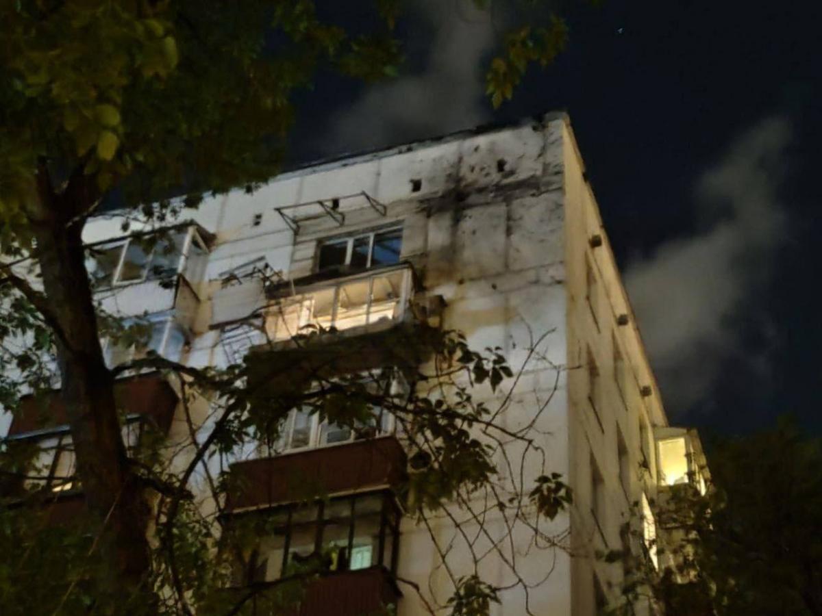 Уламки одного з БПЛА влучили в житловий будинок Уламки одного з БПЛА влучили в житловий будинок