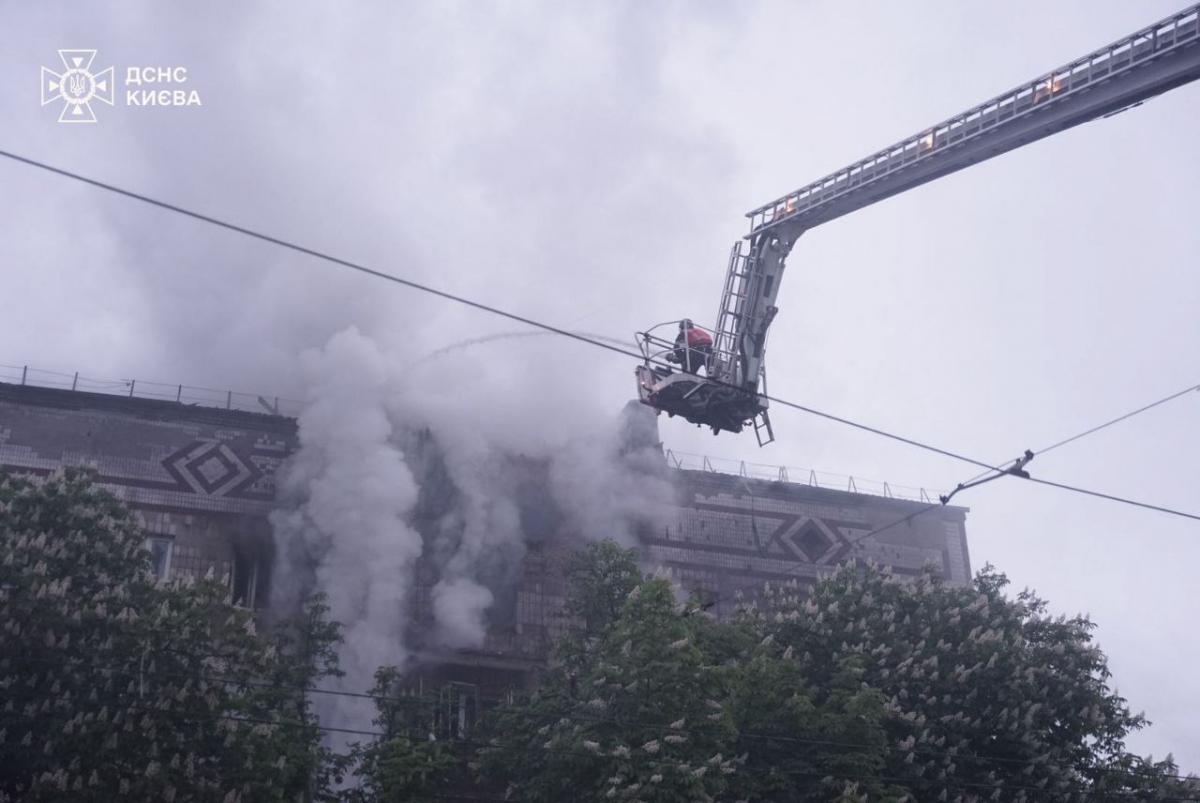 Наслідки атаки РФ на Київ 7 травня Наслідки атаки РФ на Київ 7 травня