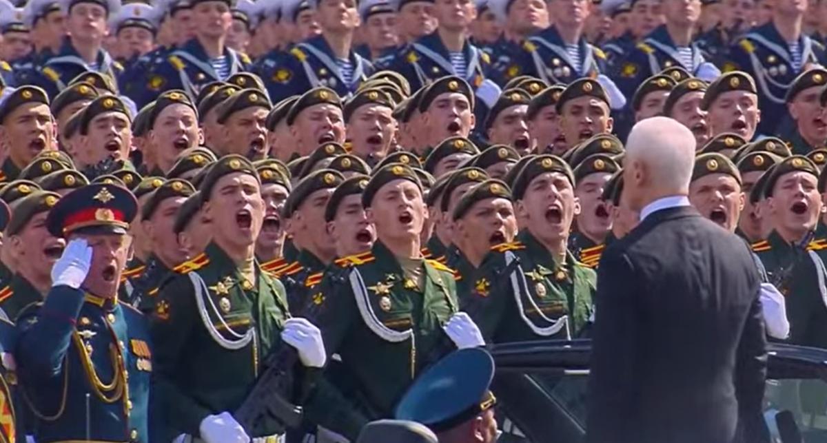 Россия утверждается за счет прошлых побед, которые к тому же полностью ей не принадлежат, заметил Коваленко