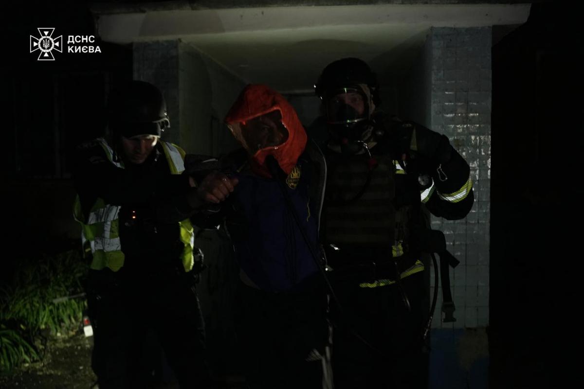 Наслідки удару РФ по Києву в ніч на 24 травня 2025 року Наслідки удару РФ по Києву в ніч на 24 травня 2025 року