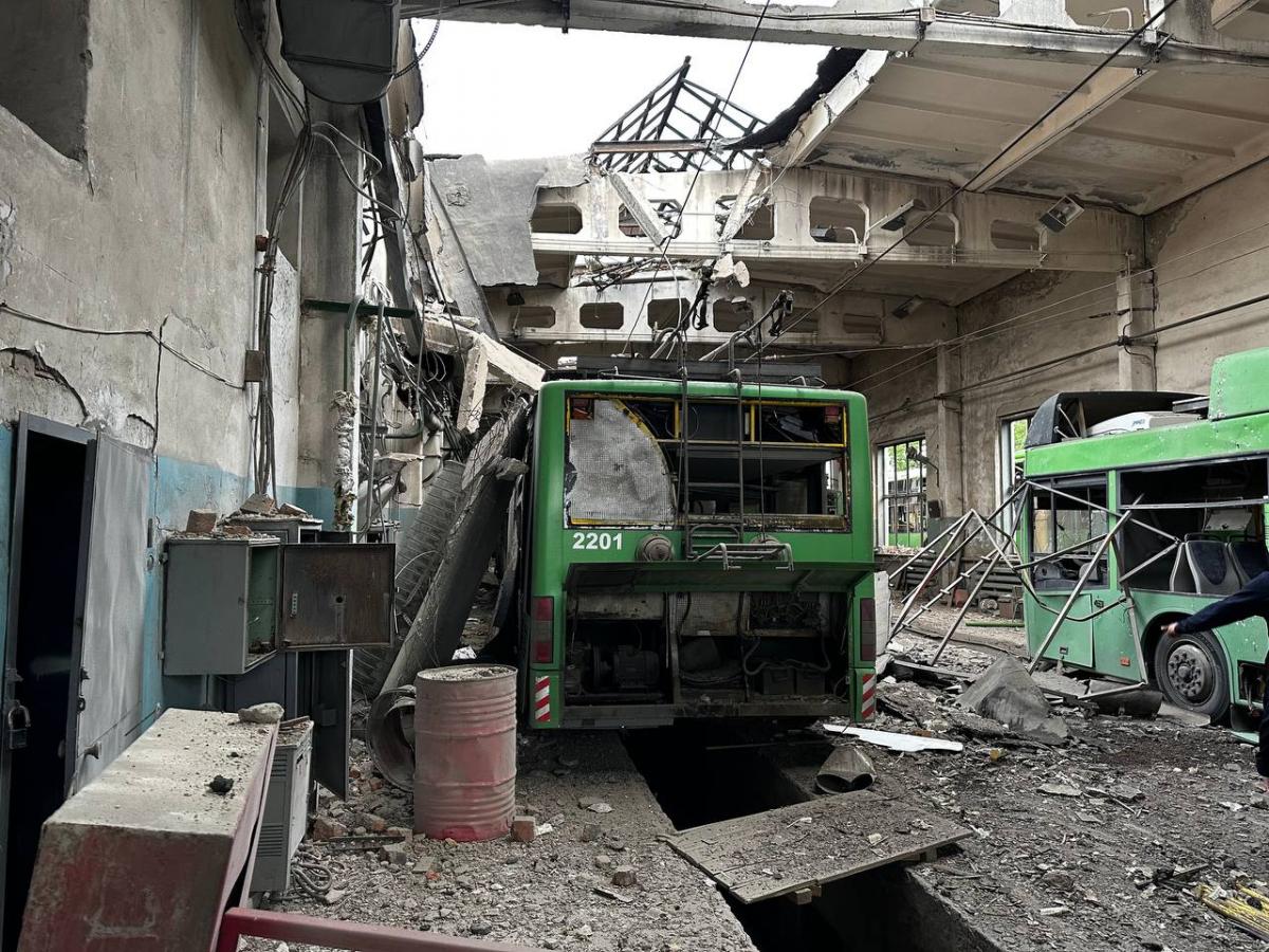 Атака на тролейбусне депо у Харкові Атака на тролейбусне депо у Харкові